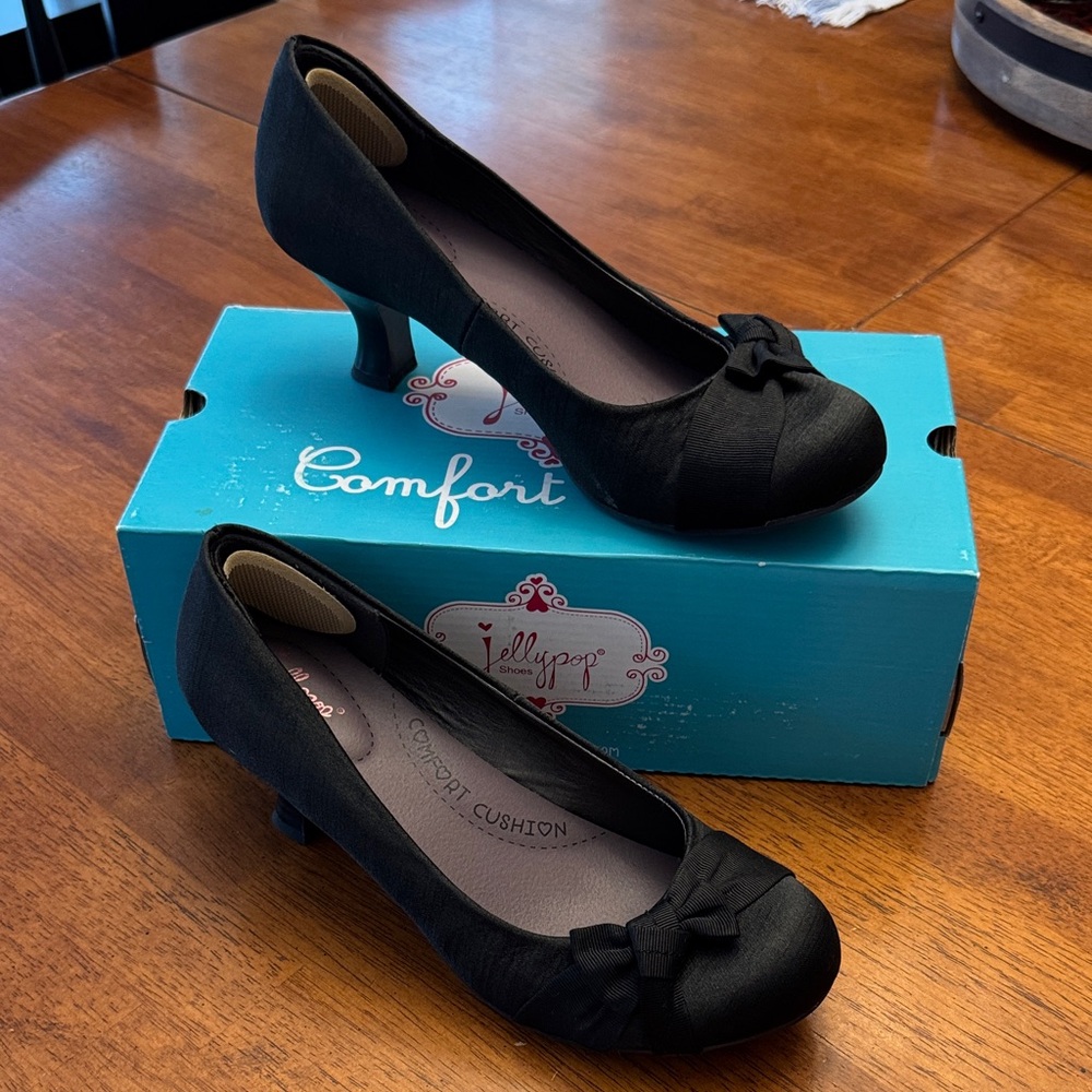 Jellypop Black Bow Mid-Heel Pumps size 8